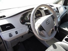 2014 Toyota Sienna SE Gray 3.5L AT 2WD Z21496